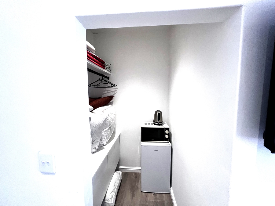 To Let 1 Bedroom Property for Rent in Sandown Estate Western Cape